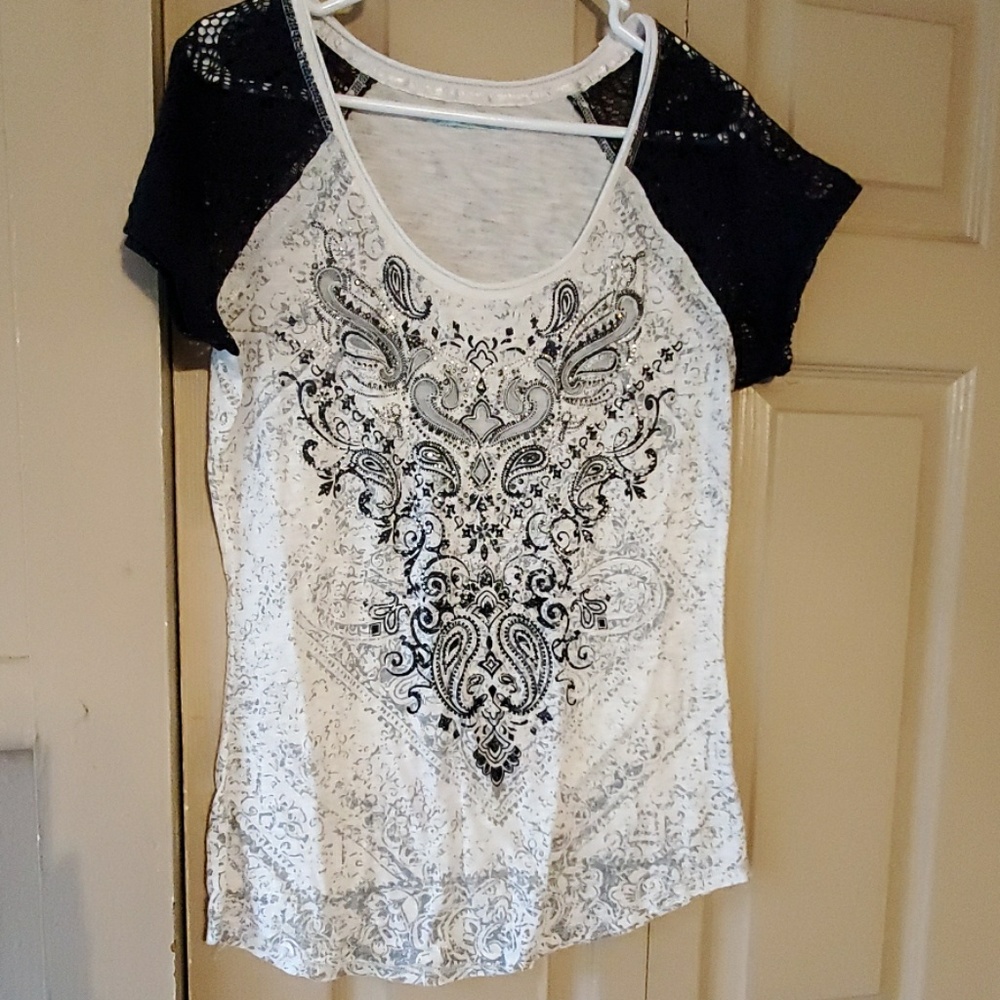 Beautiful maurice's tee